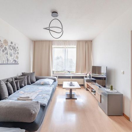Schoene, Moeblierte Wohnung Mit Balkon Und Tiefgarage デュッセルドルフ エクステリア 写真