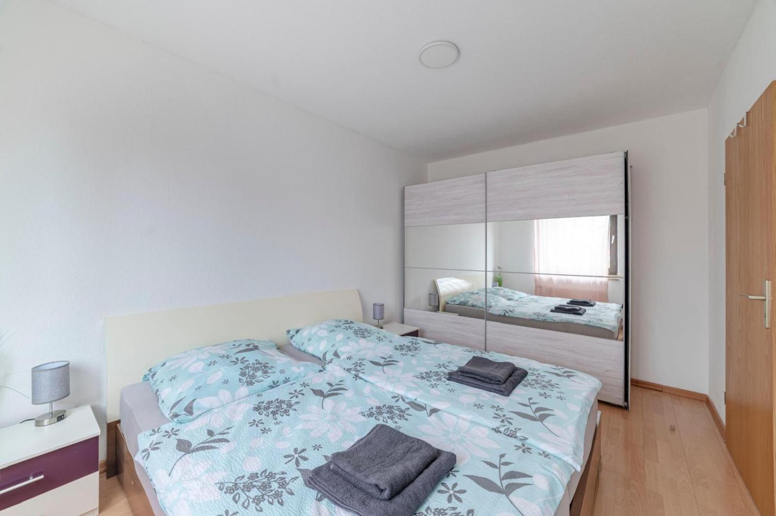 Schoene, Moeblierte Wohnung Mit Balkon Und Tiefgarage デュッセルドルフ エクステリア 写真