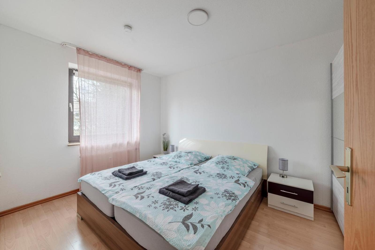 Schoene, Moeblierte Wohnung Mit Balkon Und Tiefgarage デュッセルドルフ エクステリア 写真